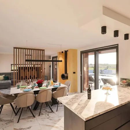 Royal Sands By Interhome 度假居 宁