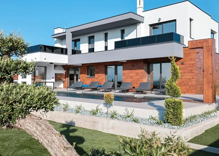 Royal Sands By Interhome *