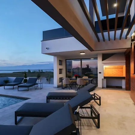 Royal Sands By Interhome Nin