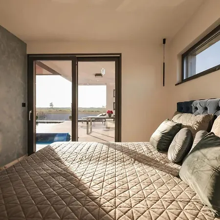 Royal Sands By Interhome